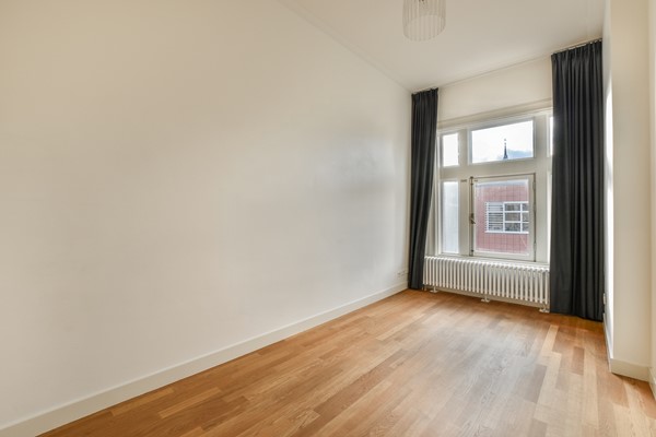 Medium property photo - Van De Veldestraat 7-2, 1071 CW Amsterdam